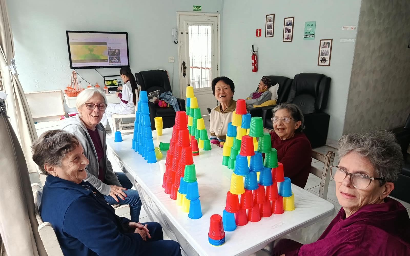 Jogos e convivência em grupo no Espaço Ikaria